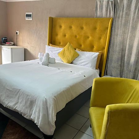 Super Classic Guest House Pretoria Luaran gambar