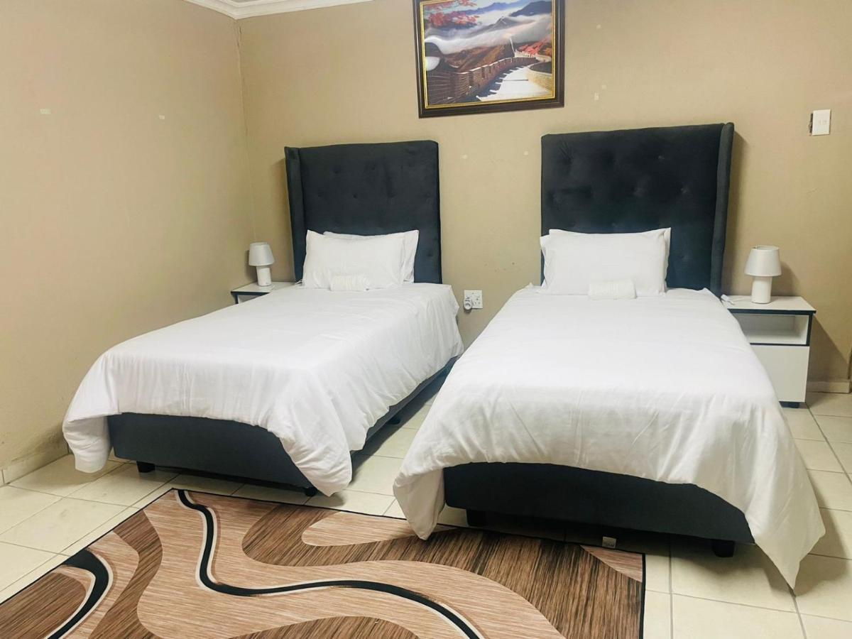 Super Classic Guest House Pretoria Luaran gambar