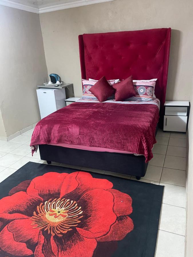 Super Classic Guest House Pretoria Luaran gambar